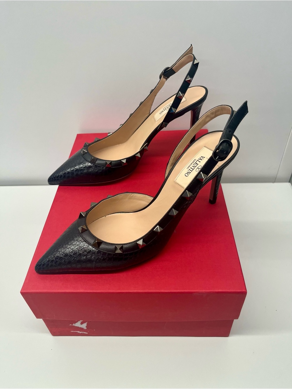 NWT - Valentino Snakeskin Black Rockstud Slingback Pointed Toe Pumps